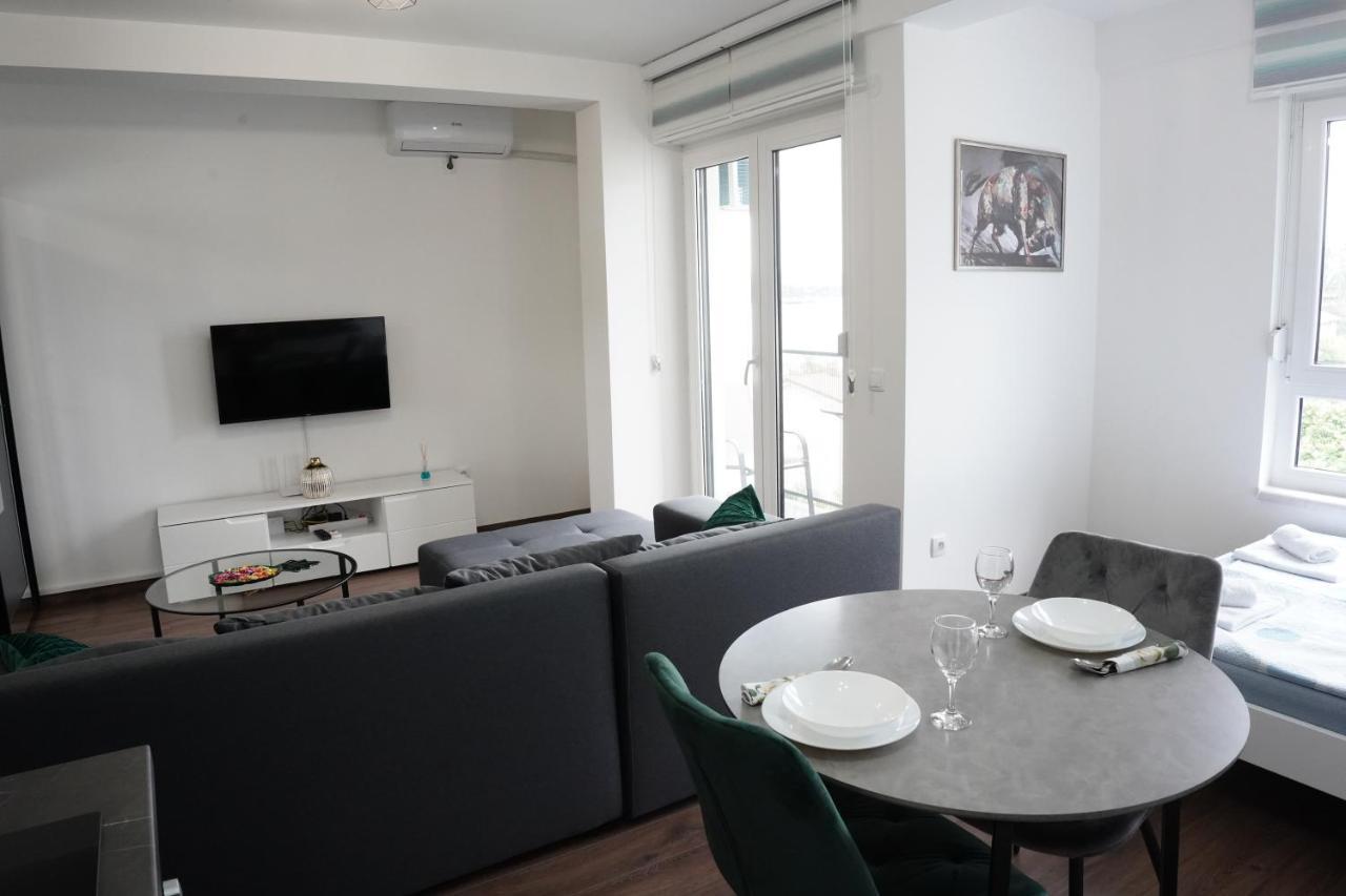Royal Apartmani Кладово Екстериор снимка